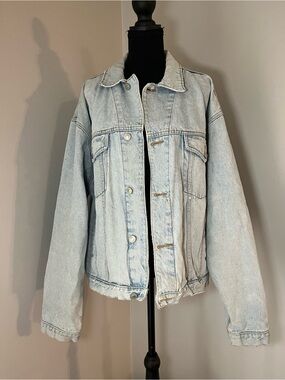 Light Wash Denim Jacket - Women's Casual Jean Jacket